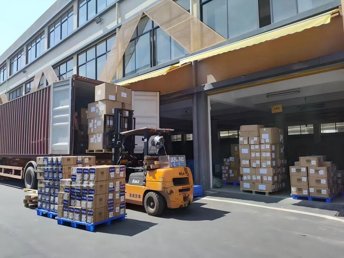 Customer product shipment Customer product shipment
